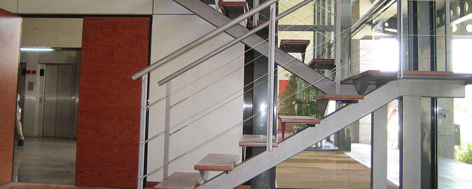 Escaleras fabricadas en San Boi de Llobregat, El Prat de Llobregat, Barcelona, Cornellá, Hospitalet... 