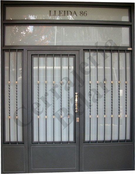 Puerta de Comunidad modelo remolar instalada en el Prat de Llobregat